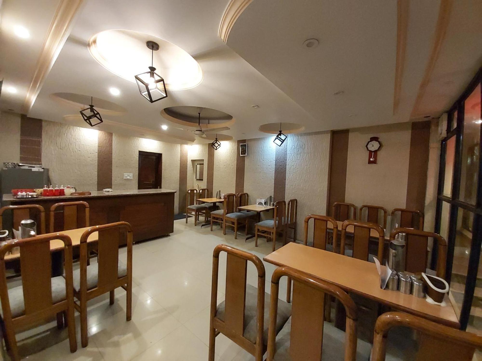 Goroomgo Moon Nainital Near Naini Lake - Parking & Lift Facilities -Hygiene And Spacious Room - Best Seller Экстерьер фото