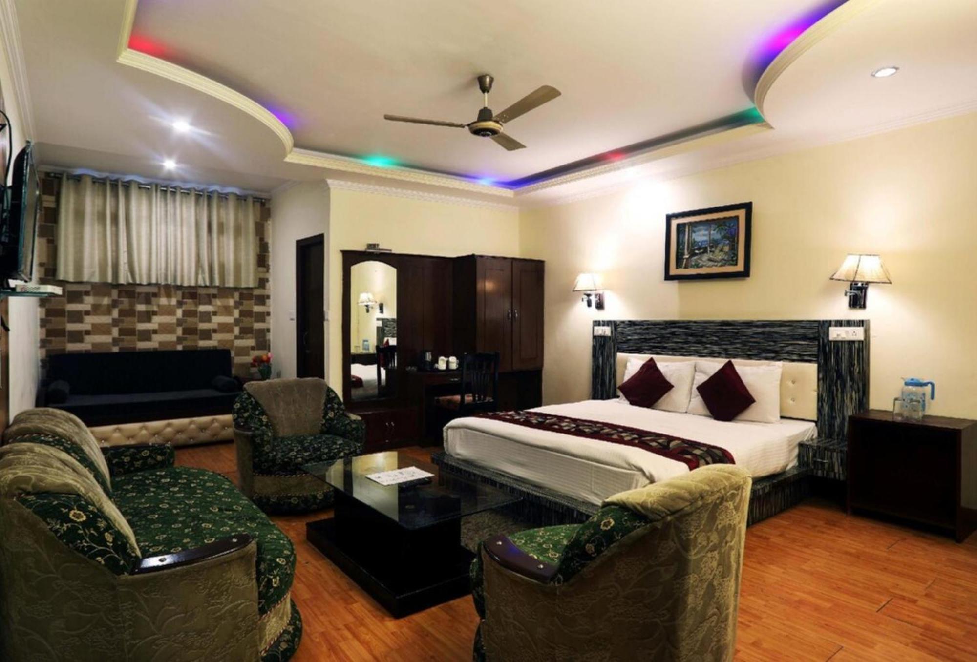 Goroomgo Moon Nainital Near Naini Lake - Parking & Lift Facilities -Hygiene And Spacious Room - Best Seller Экстерьер фото