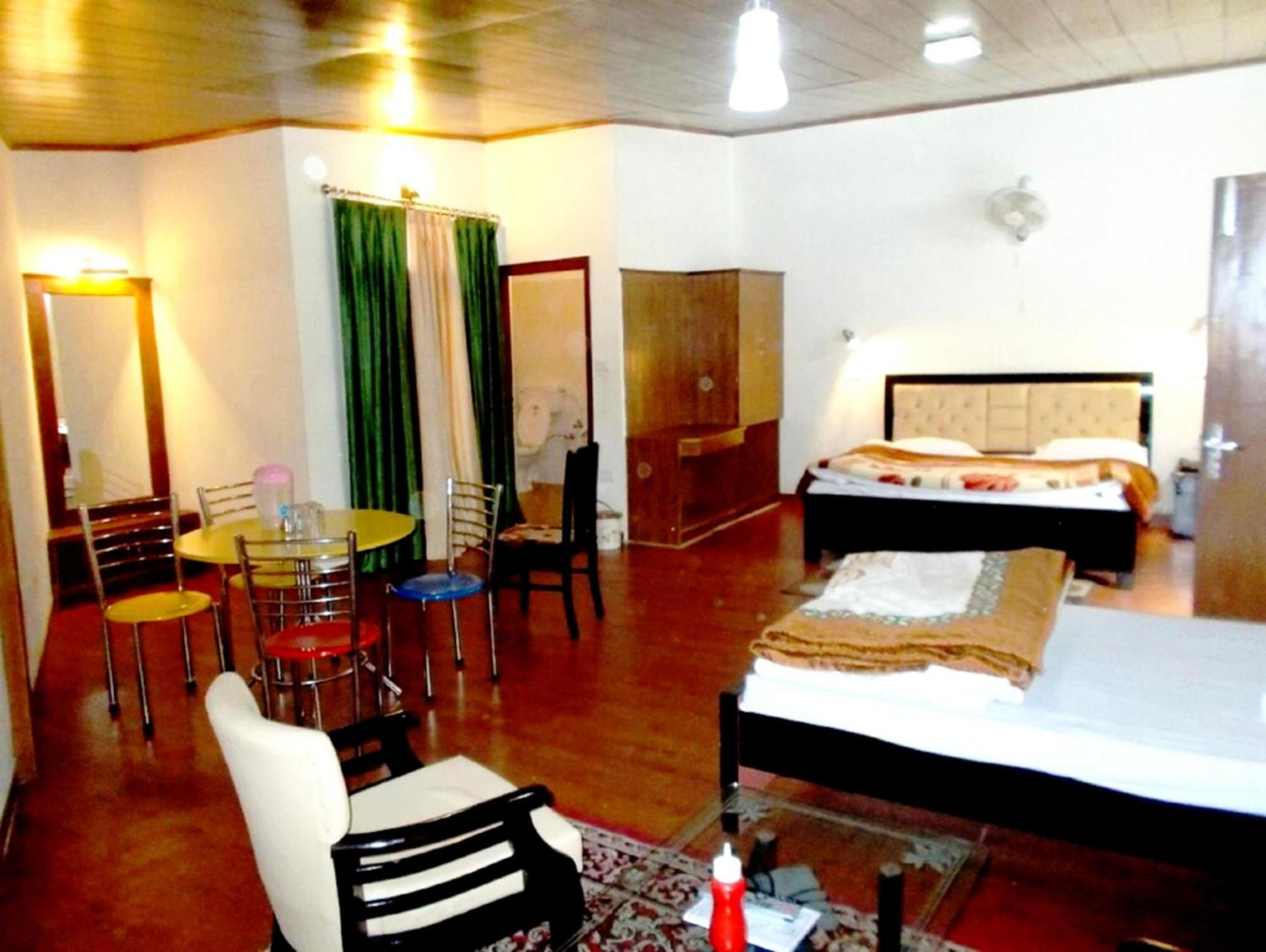 Goroomgo Moon Nainital Near Naini Lake - Parking & Lift Facilities -Hygiene And Spacious Room - Best Seller Экстерьер фото