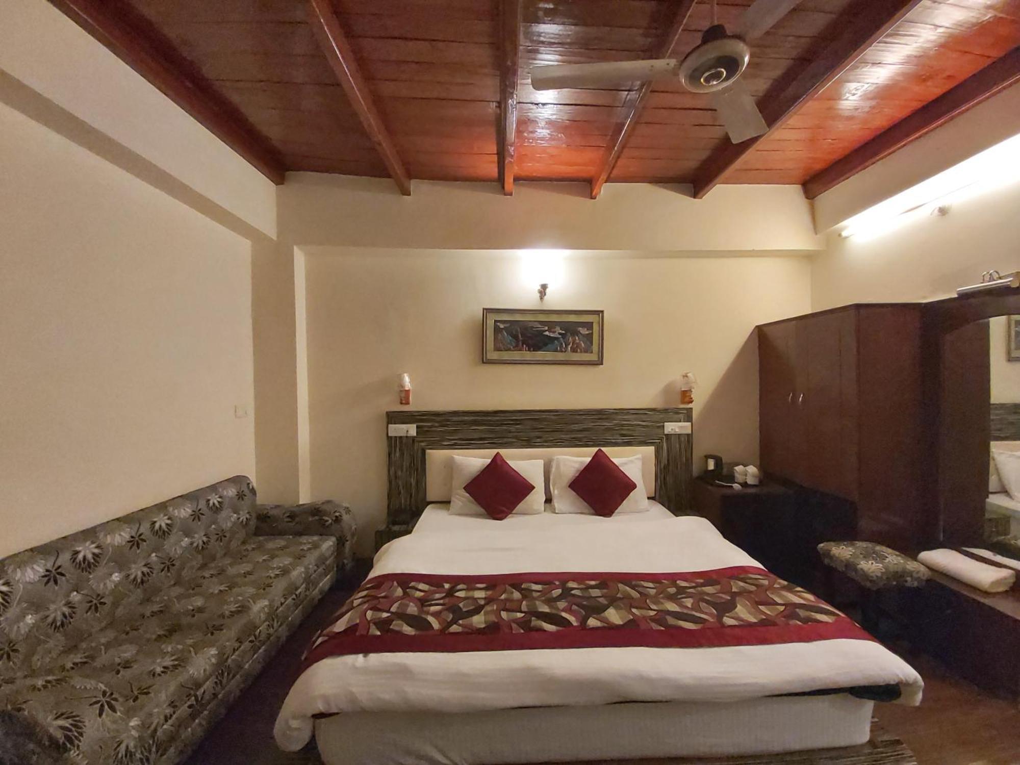 Goroomgo Moon Nainital Near Naini Lake - Parking & Lift Facilities -Hygiene And Spacious Room - Best Seller Экстерьер фото